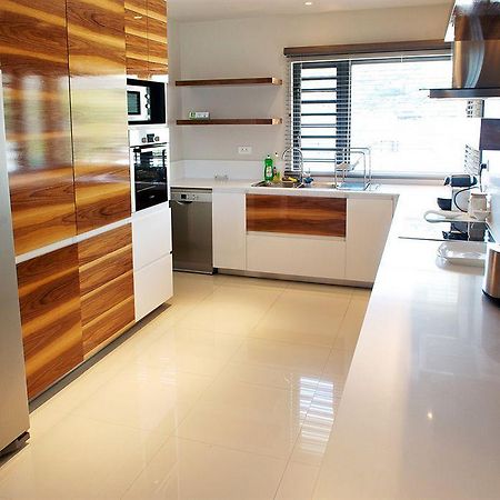 Leora Luxury Accommodation By Dream Escapes Tamarin Exterior photo